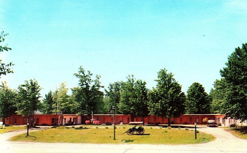 Birch Haven Motel - Postcard (newer photo)